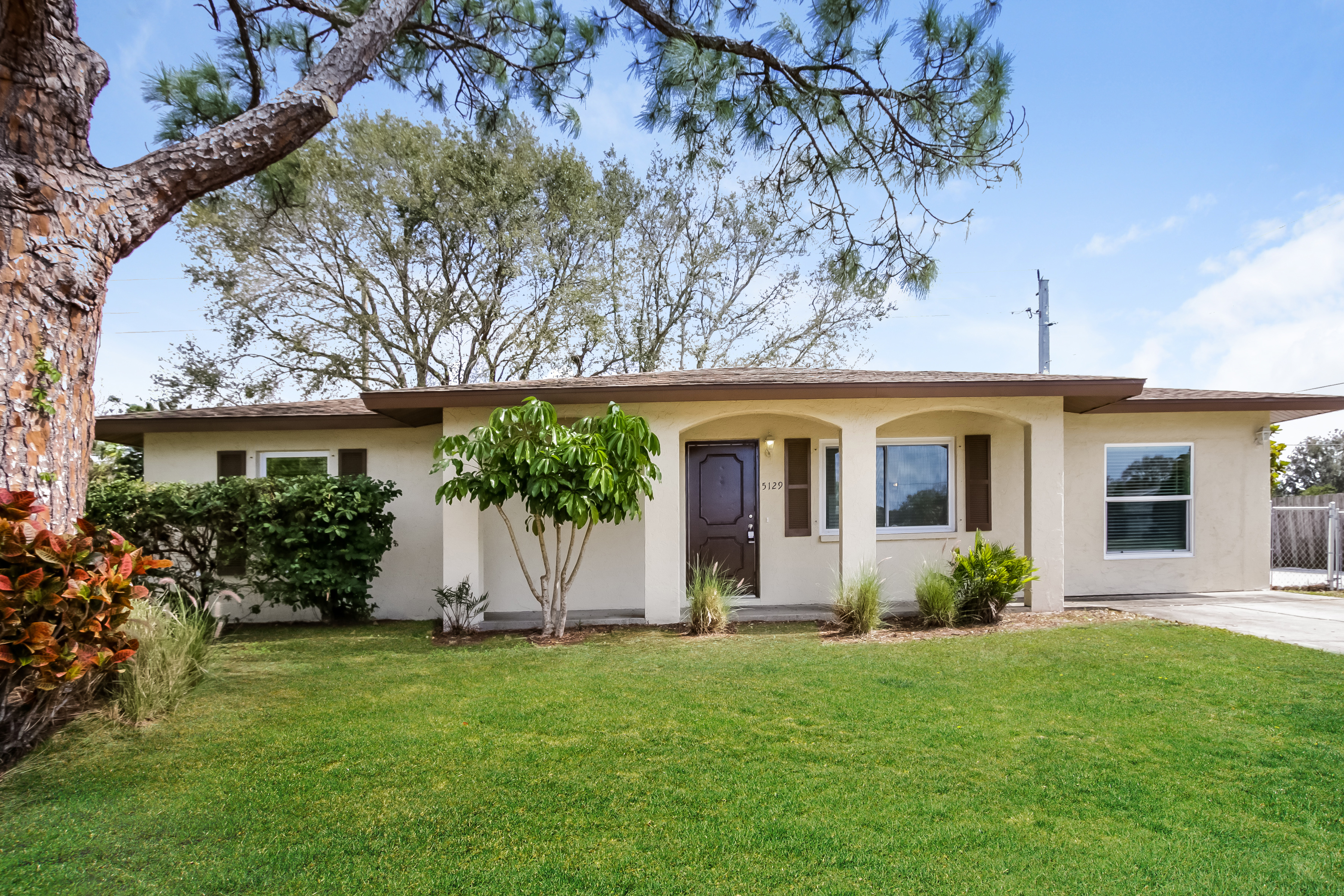 5129 Island Date St Sarasota, FL 34232